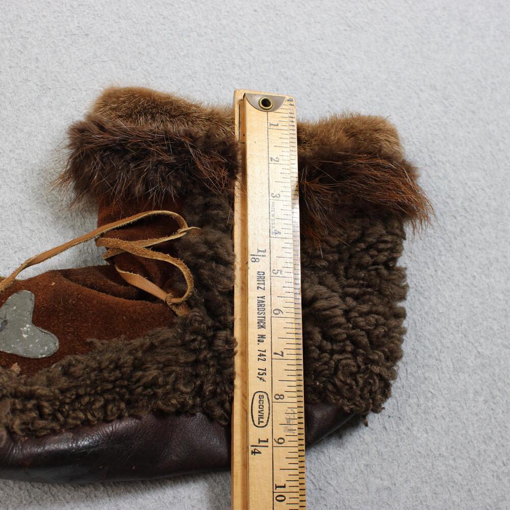 Vintage Handmade Shearling Slippers Woman 10 Brown Fur Lace Winter Moccasins - Picture 6 of 8